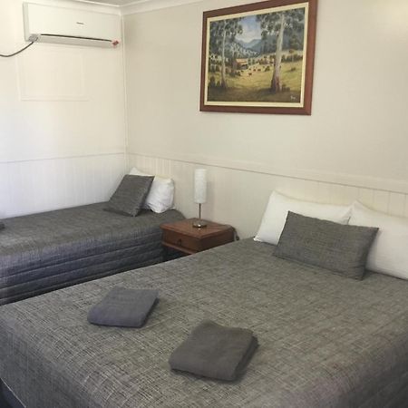 Charleville Waltzing Matilda Motor Inn Ngoại thất bức ảnh
