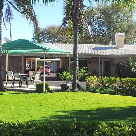 Charleville Waltzing Matilda Motor Inn Ngoại thất bức ảnh