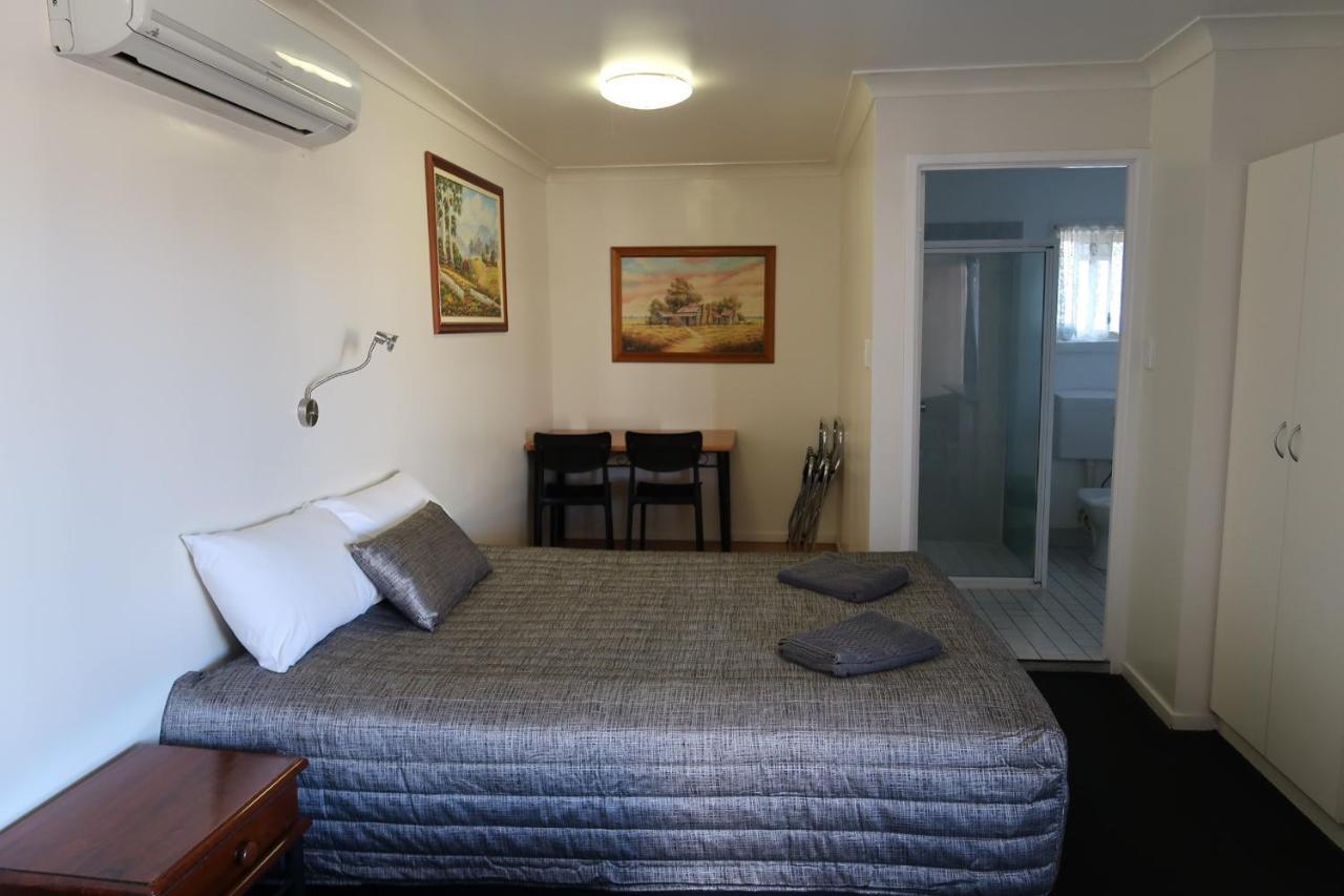 Charleville Waltzing Matilda Motor Inn Ngoại thất bức ảnh