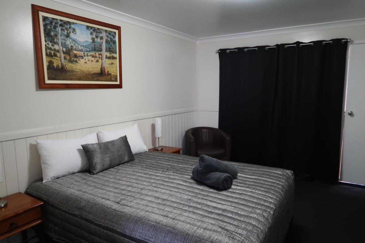 Charleville Waltzing Matilda Motor Inn Ngoại thất bức ảnh