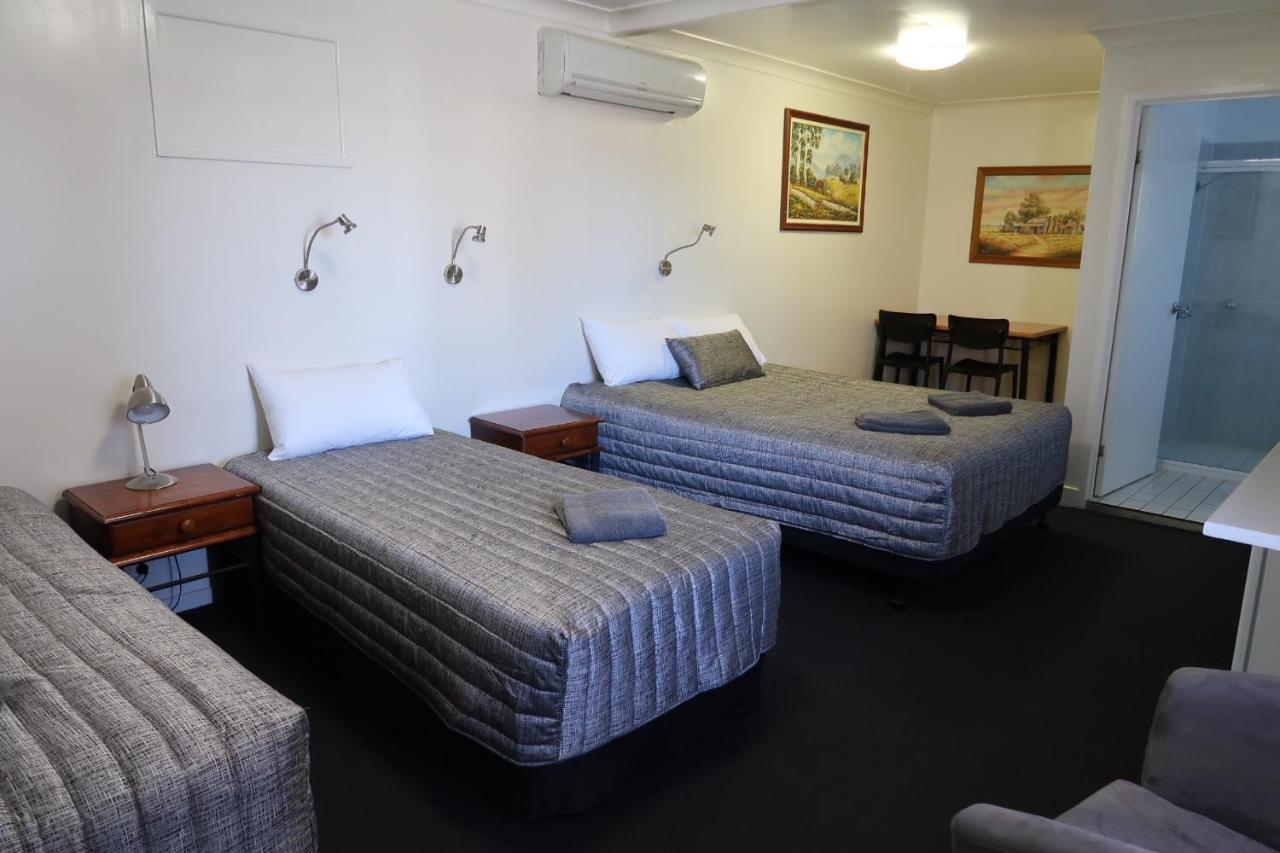 Charleville Waltzing Matilda Motor Inn Ngoại thất bức ảnh