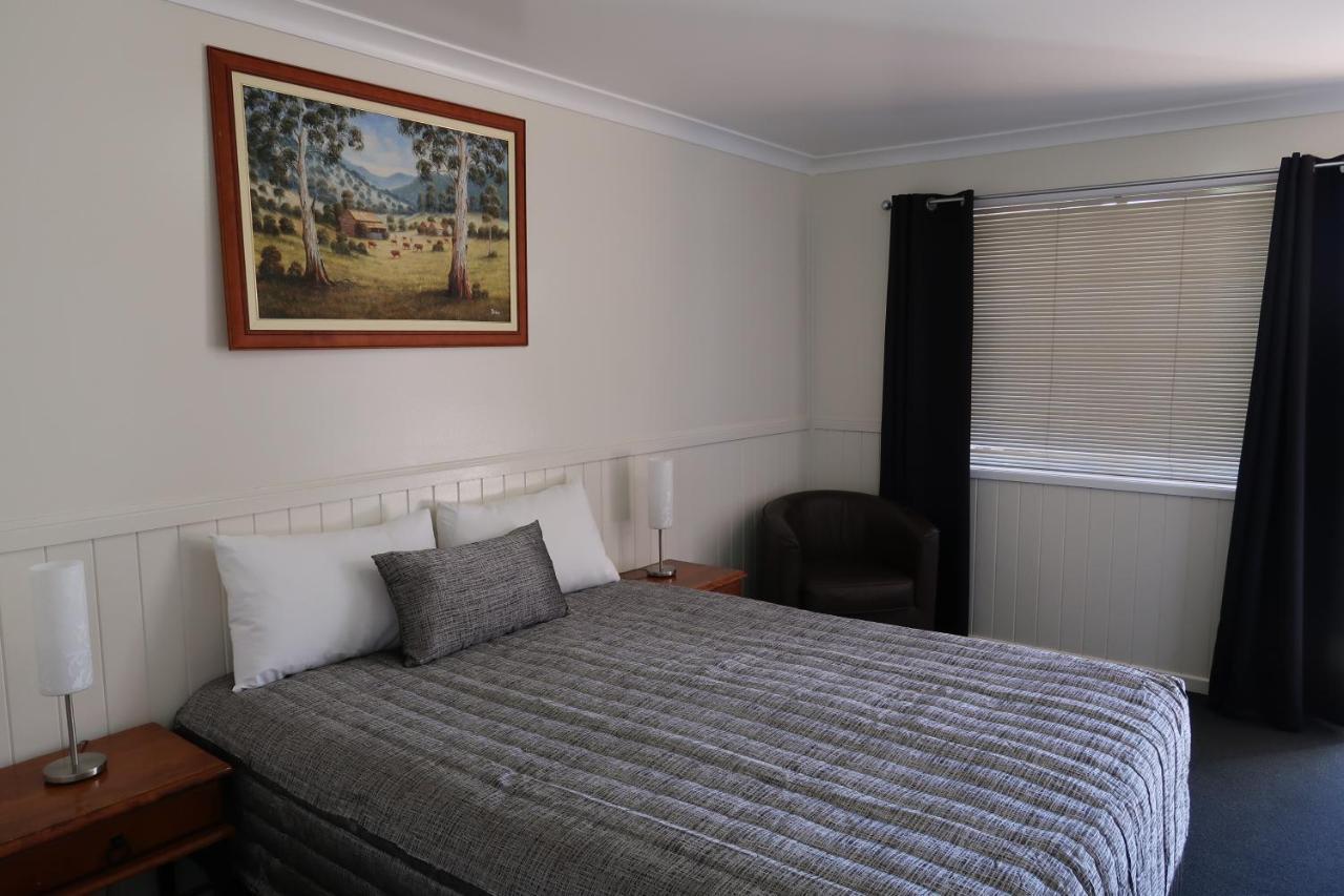 Charleville Waltzing Matilda Motor Inn Ngoại thất bức ảnh