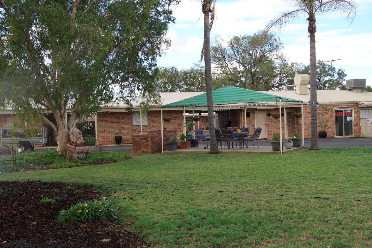 Charleville Waltzing Matilda Motor Inn Ngoại thất bức ảnh