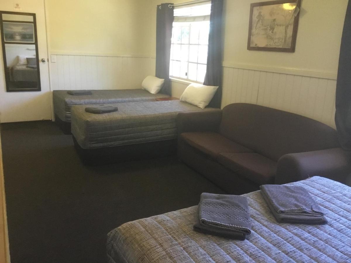 Charleville Waltzing Matilda Motor Inn Ngoại thất bức ảnh